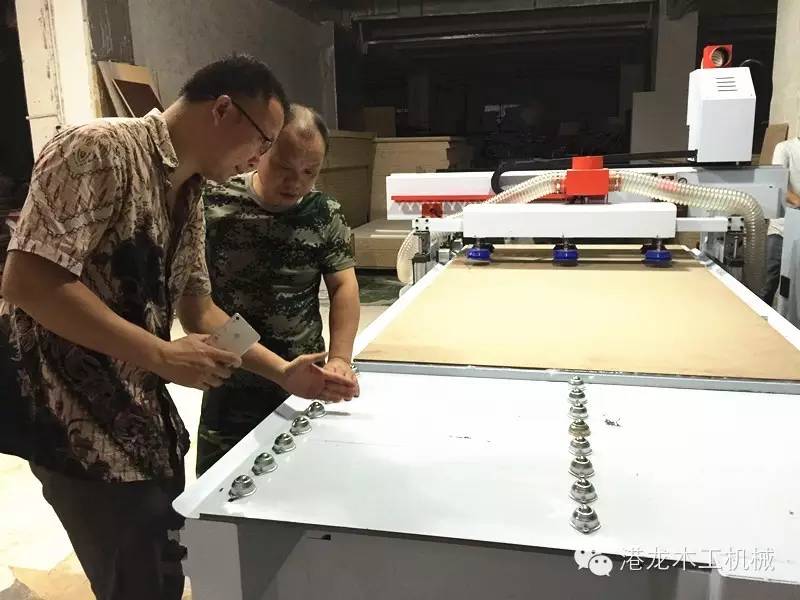 數控開料機調試現場 (3)