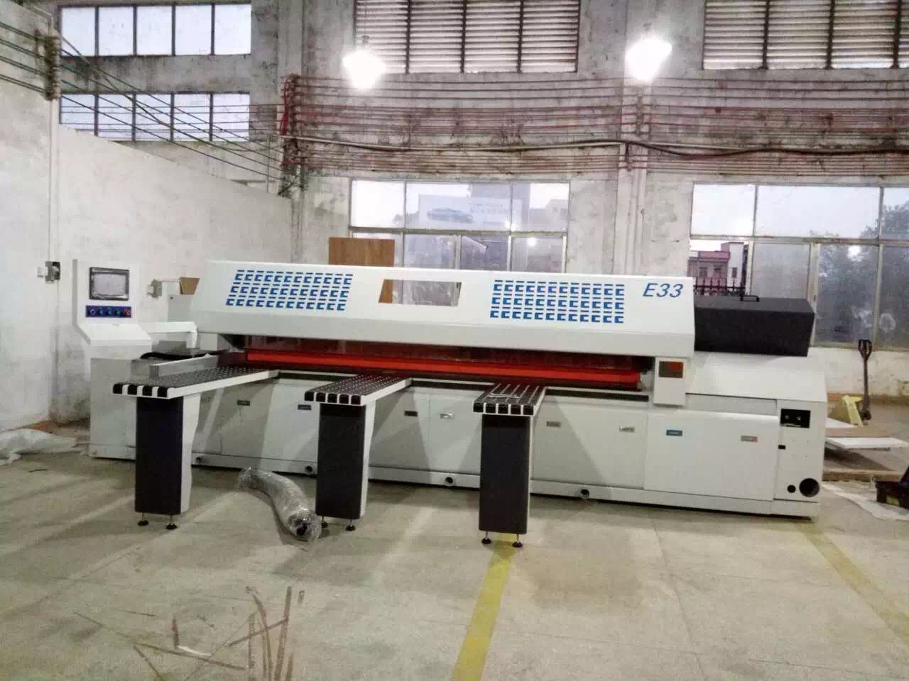 電子鋸調(diào)試現(xiàn)場(chǎng) (1)