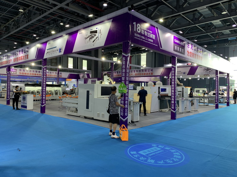 團(tuán)隊(duì)風(fēng)采