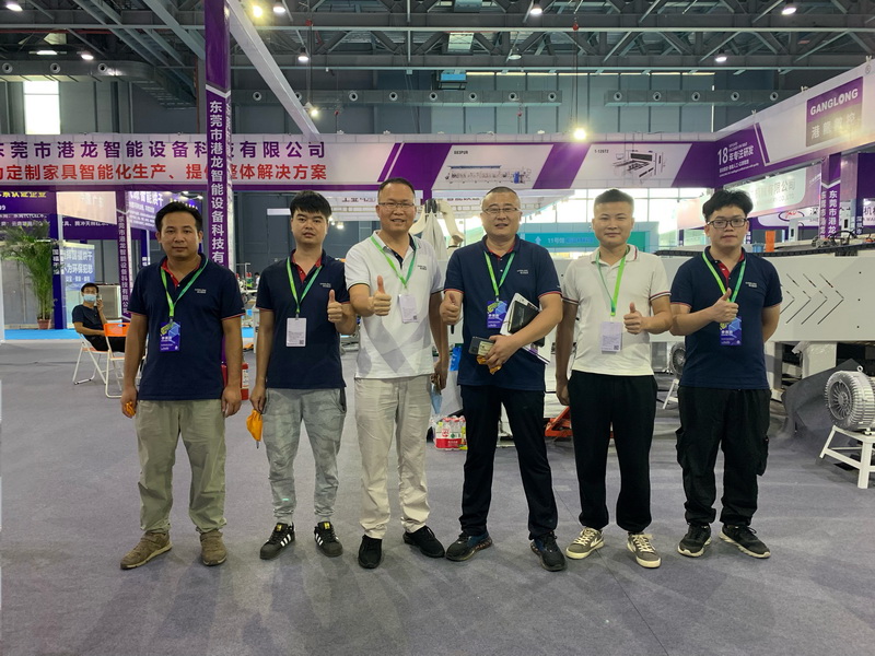 團(tuán)隊(duì)風(fēng)采